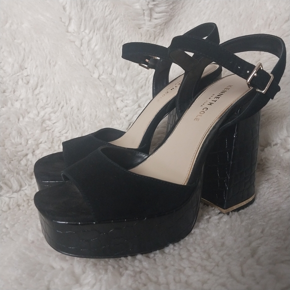 Kenneth Cole New York Dolly Platform Sandals - Picture 5 of 14